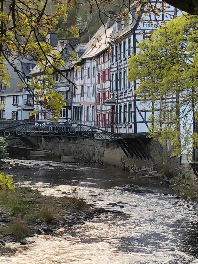 Haus An Der Rur - 5 Mitten In *
