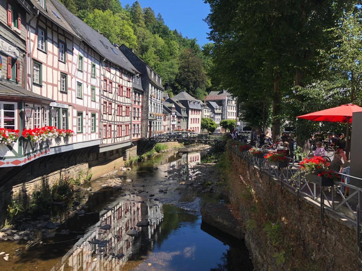 Haus An Der Rur - 5 Mitten In *