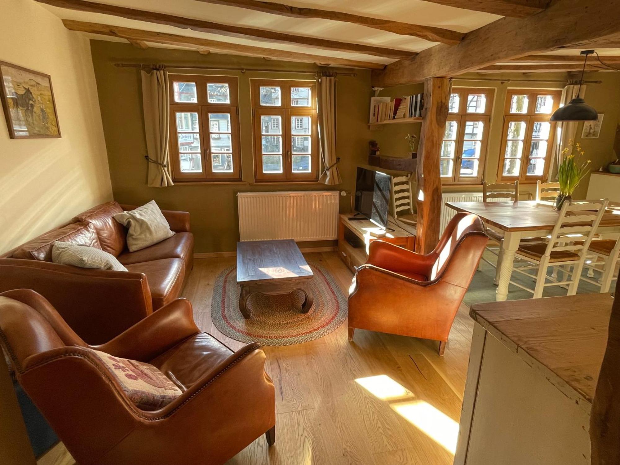 Haus An Der Rur - 5 Mitten In *